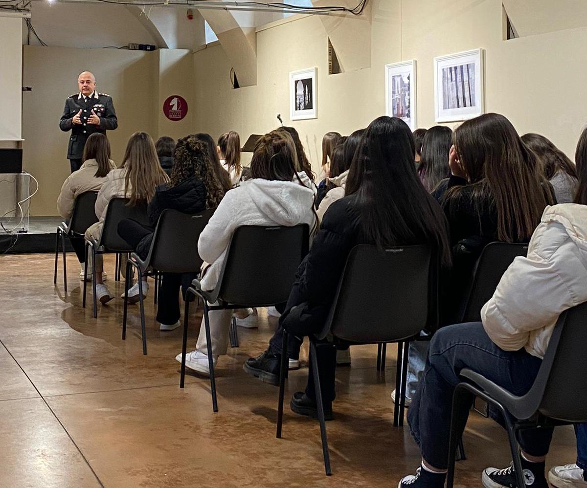 CULTURA DELLA LEGALITA’: INCONTRO DEI CARABINIERI DI SALUZZO CON GLI STUDENTI DEL LICEO SOLERI – BERTONI