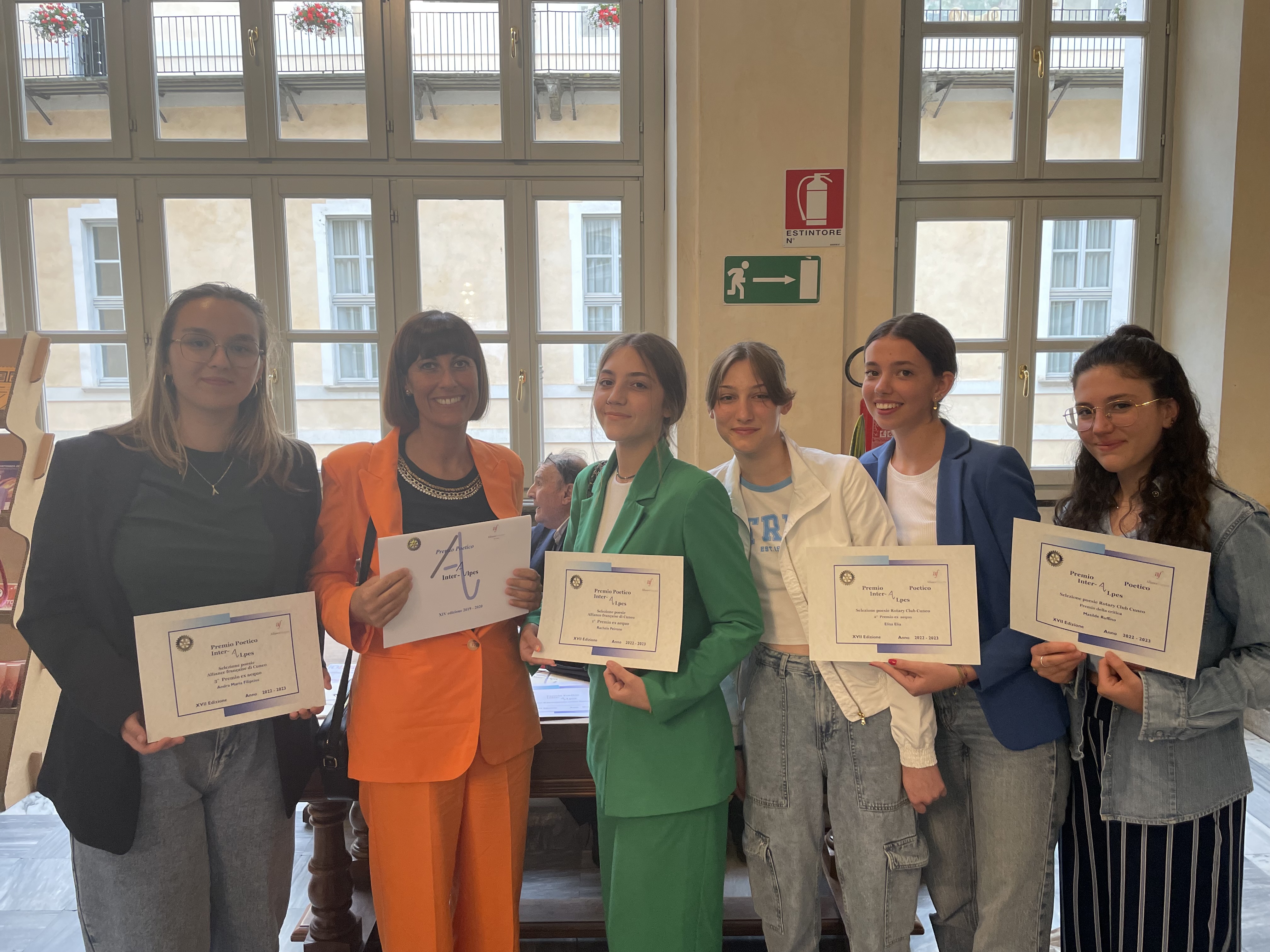Cinque allieve del Liceo Linguistico Soleri protagoniste al Premio Poetico Transfrontaliero Inter-Alpes