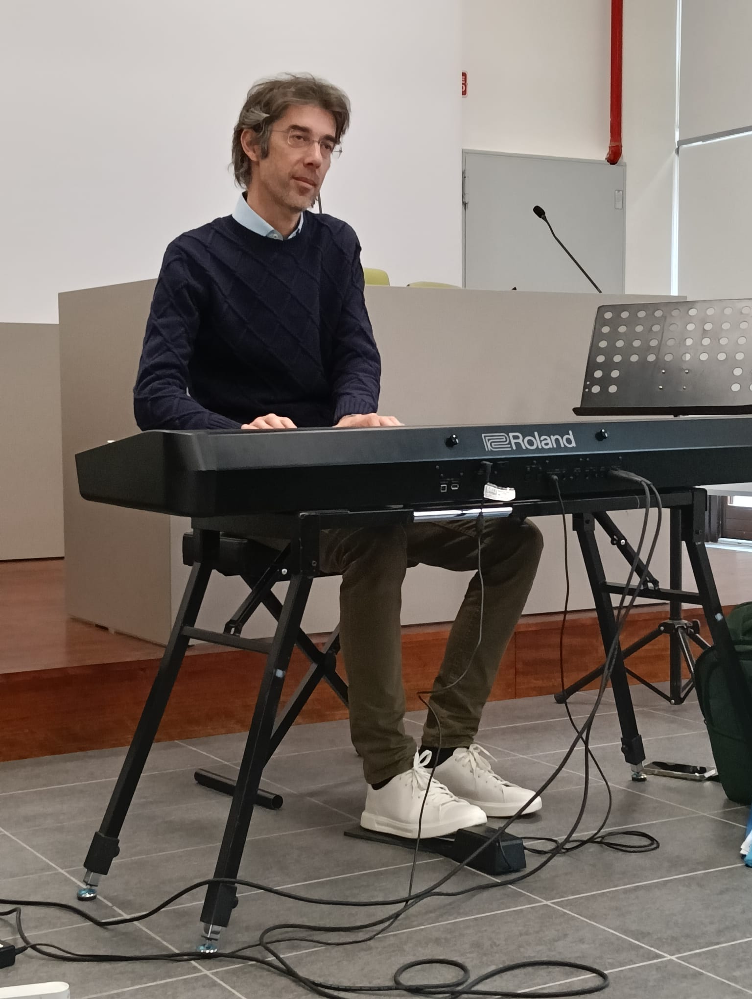 LA MUSICA CREA CONNESSIONI…SINTONIA Emiliano Toso al Liceo Soleri Bertoni