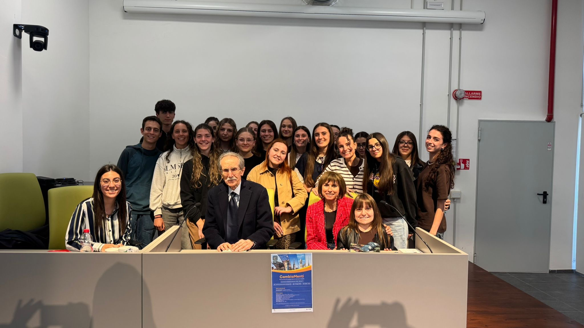 Quando i libri prendono voce: il liceo Soleri-Bertoni incontra il professor Baldi